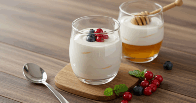 Iogurte Grego Com Mel E Frutas Vermelhas